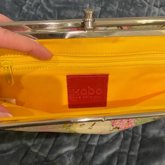 NWOT HOBO Lauren Wallet Clutch Floral Vintage Pink Rose Pattern - Picture 3 of 4